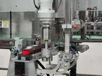 Automatic Tracking Capping Machine