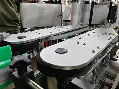 Labeler Machine: Labeler Bottle Clamping Mechanism